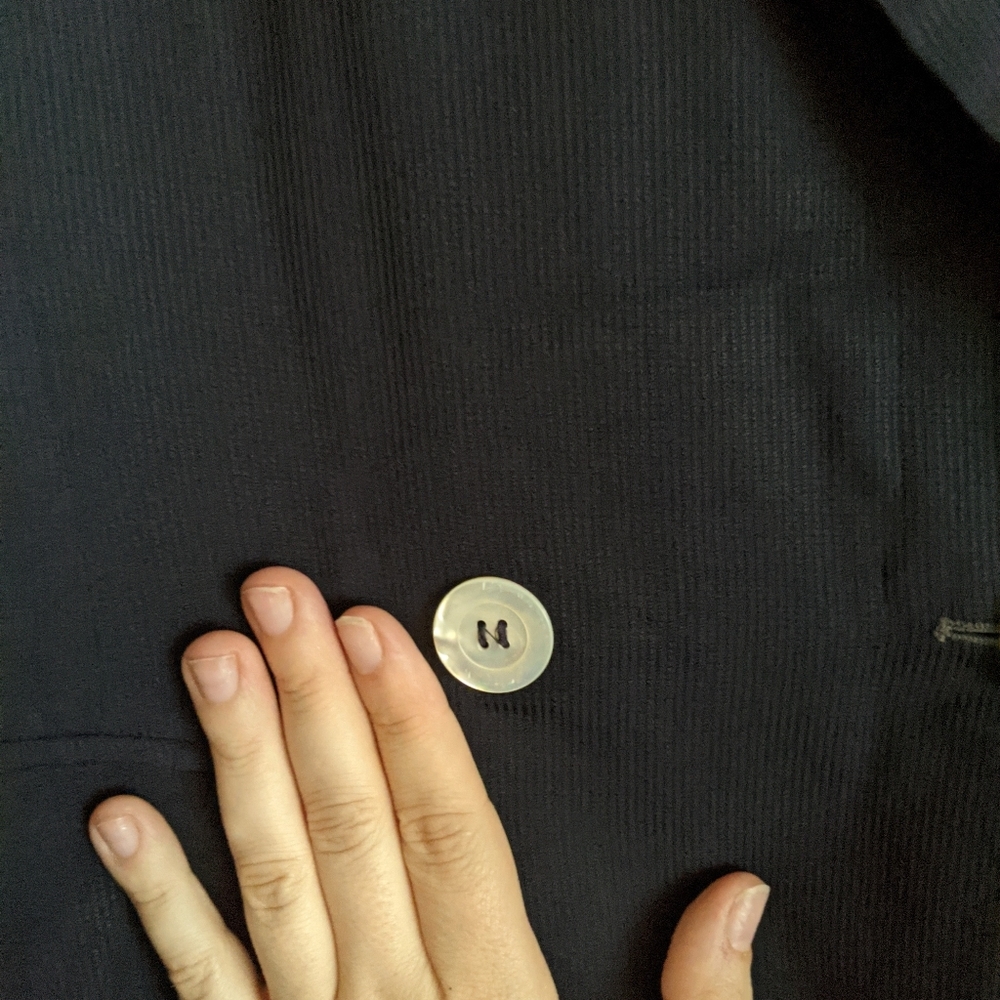 Laurél Elegant Navy Double-Breasted Blazer – Size 36 (Fits 6-8) | Excellent Cond - Picture 5 of 8